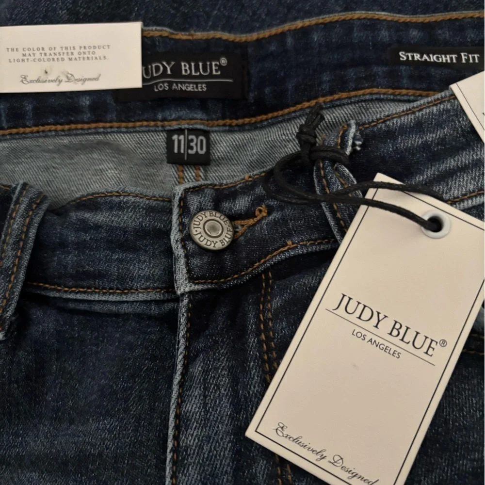 Judy Blue Distressed Jeans NWT - Picture 9 of 9